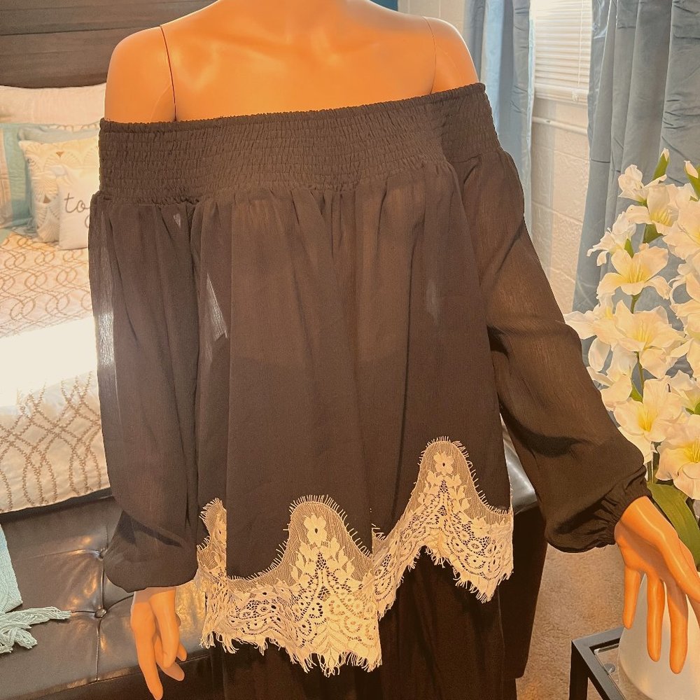 Named Bluse Black and white. Off Shoulder top. size M.